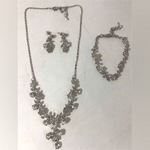 Ever Faith 3pcs Flower Leaf Teardrop Cubic Zirconia Bridal Jewelry Set